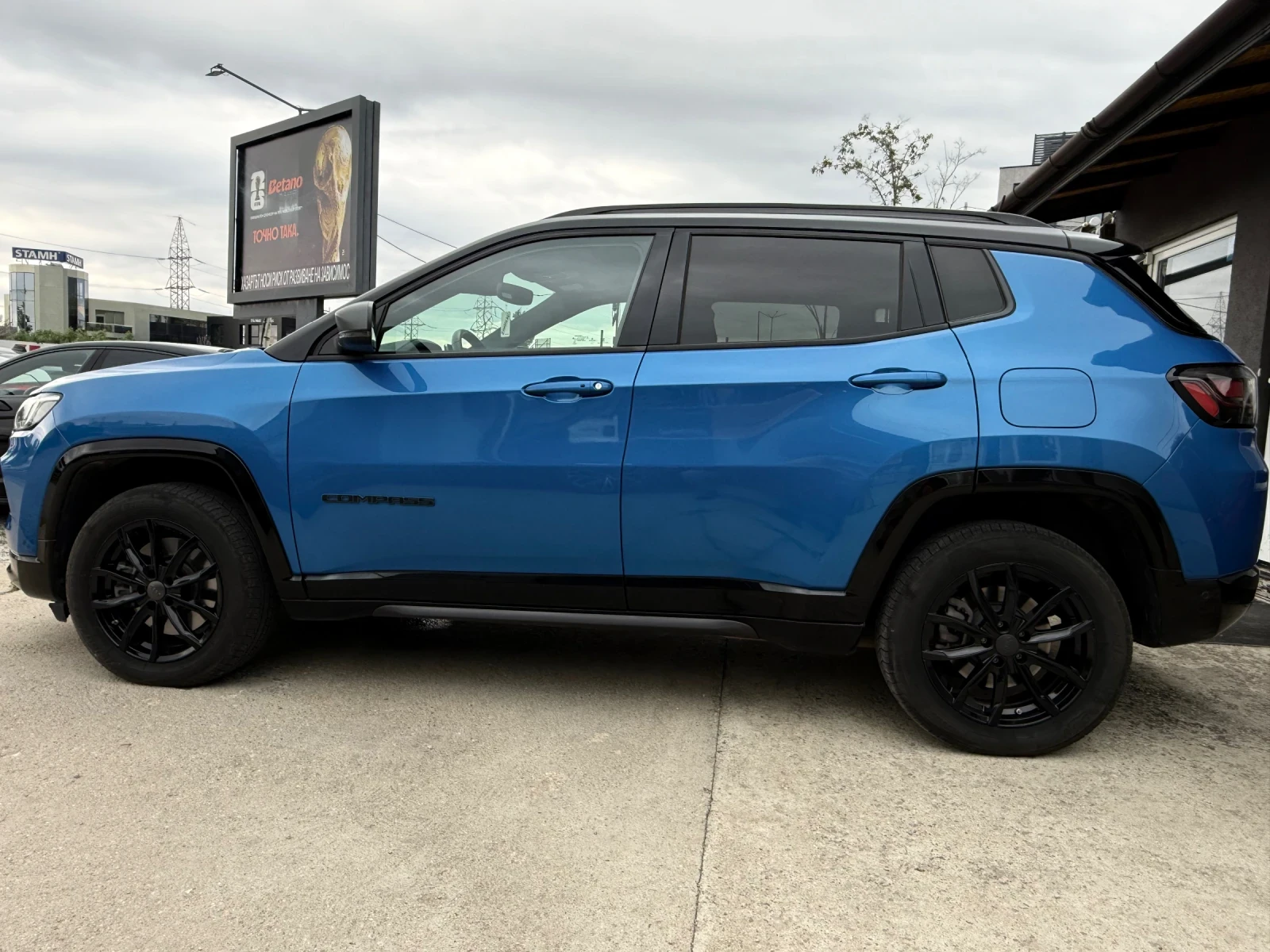 Jeep Compass Jeep Compass 1.3i Plug In Hybrid 4xe Distr Kamera , снимка 8 - Автомобили и джипове - 55425525