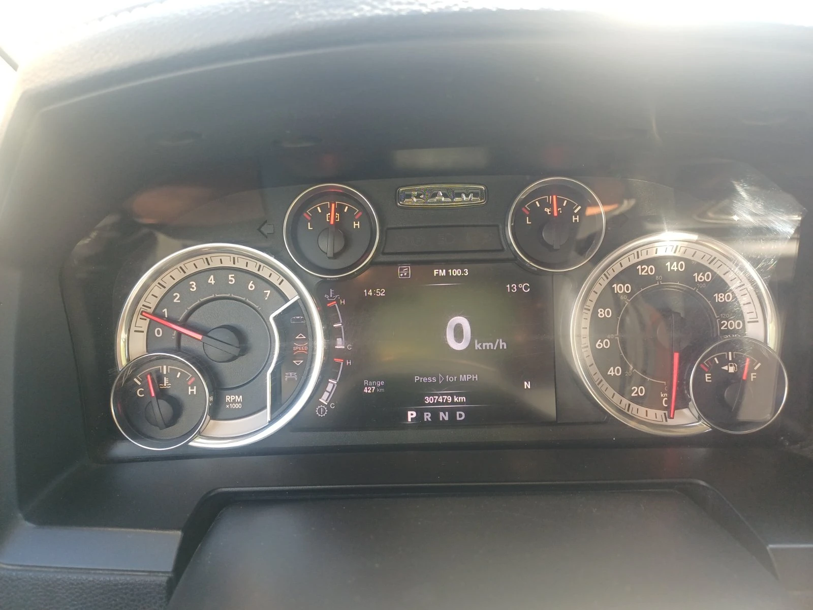 Dodge RAM 1500 пикап, снимка 8 - Автомобили и джипове - 56076213