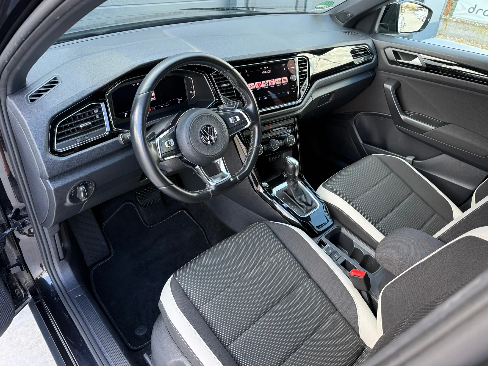 VW T-Roc 1.5TSi, DSG, Digital, Navi, * 148 000км* Уникат!, снимка 10 - Автомобили и джипове - 56106006