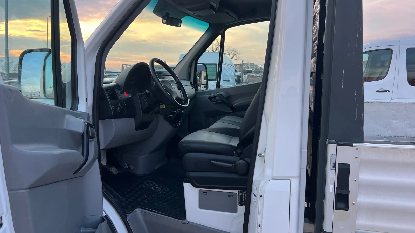 VW Crafter 2.0 136 евро5 168000 РЕАЛНИ КИЛОМЕТРИ - изображение 7