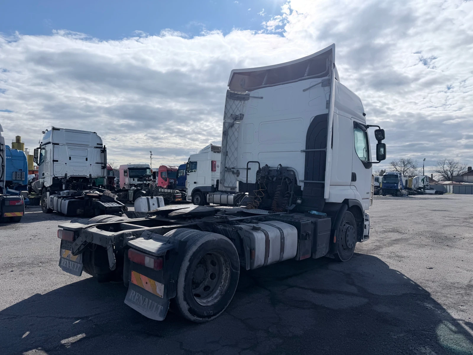 Renault Premium 460 EEV МЕГА - изображение 3