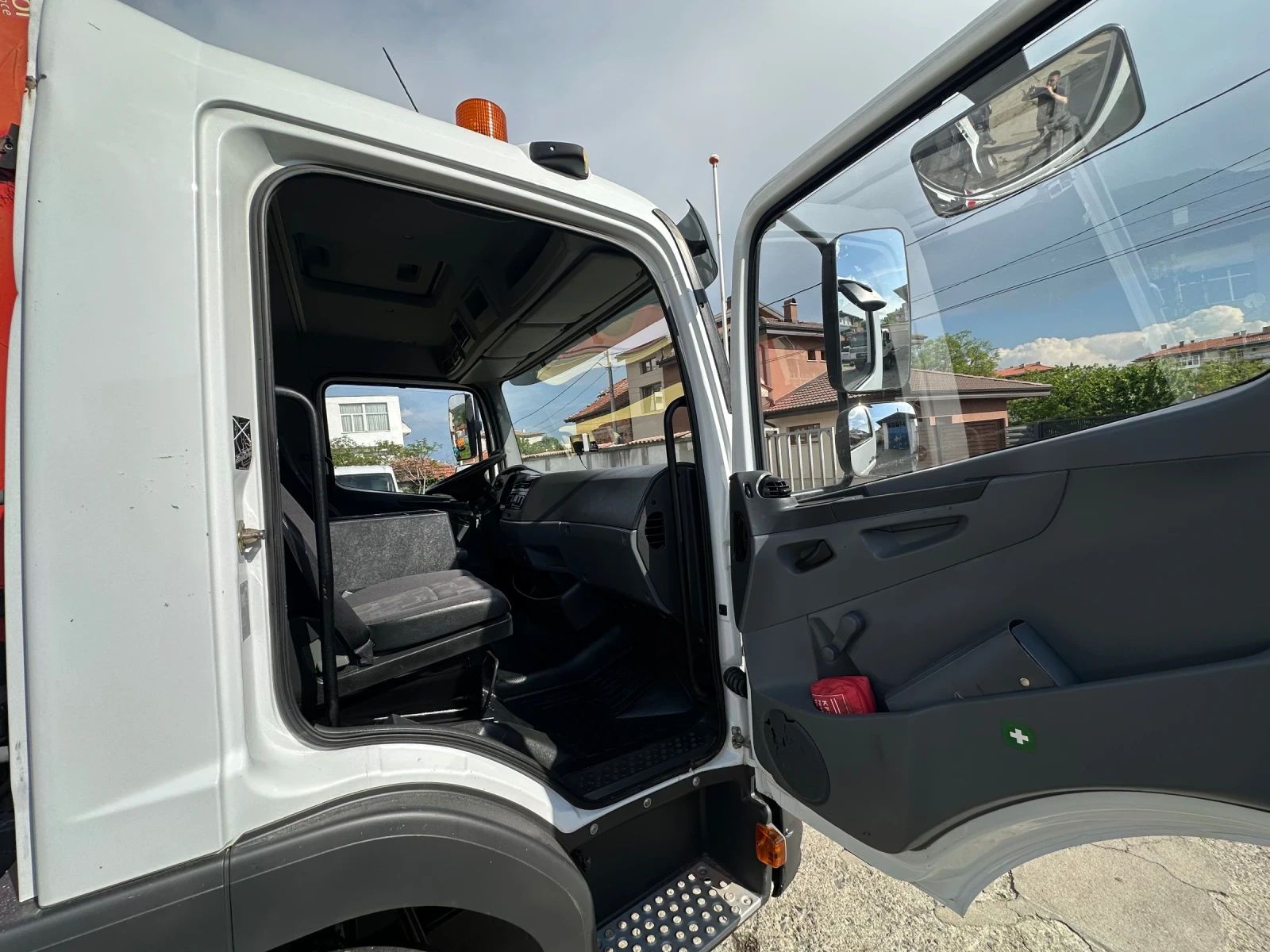 Mercedes-Benz Atego 815* Palfinger7001+ радио* Климатик* ТОП, снимка 15 - Камиони - 54359946