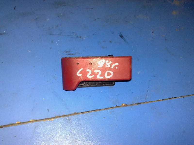 Вътрешна дръжка  преден капак за Мерцедес Ц-класа 98г.