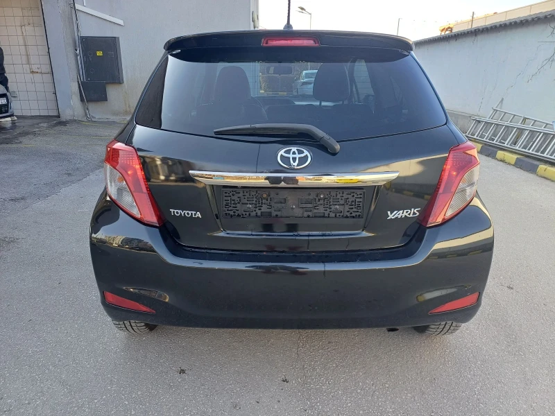 Toyota Yaris 1.33 бензин КАМЕРА НАВИГАЦИЯ , снимка 5 - Автомобили и джипове - 49108433