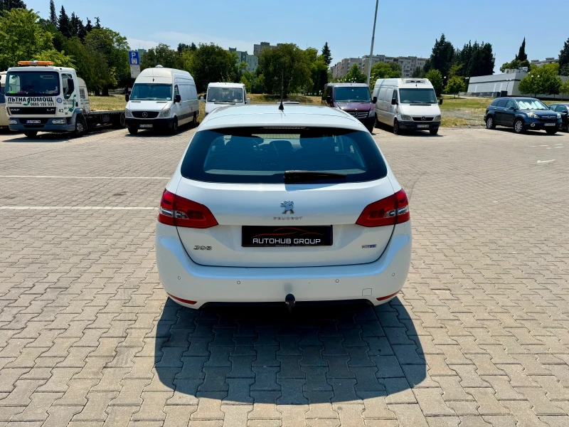 Peugeot 308 1.6 BlueHDI КАТО НОВА | БЯЛА ПЕРЛА | КОЖЕН САЛОН, снимка 5 - Автомобили и джипове - 51956647