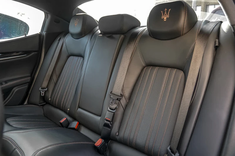 Maserati Ghibli S Q4 GranLusso  HARMAN&KARDON* ПОДГРЕВ* ОБДУХВАНЕ*, снимка 11 - Автомобили и джипове - 52540034
