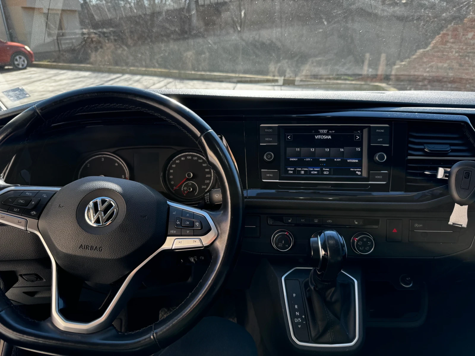VW Multivan T6, 4motion, R-cam, 19, ACC, AHK, DAB - изображение 10