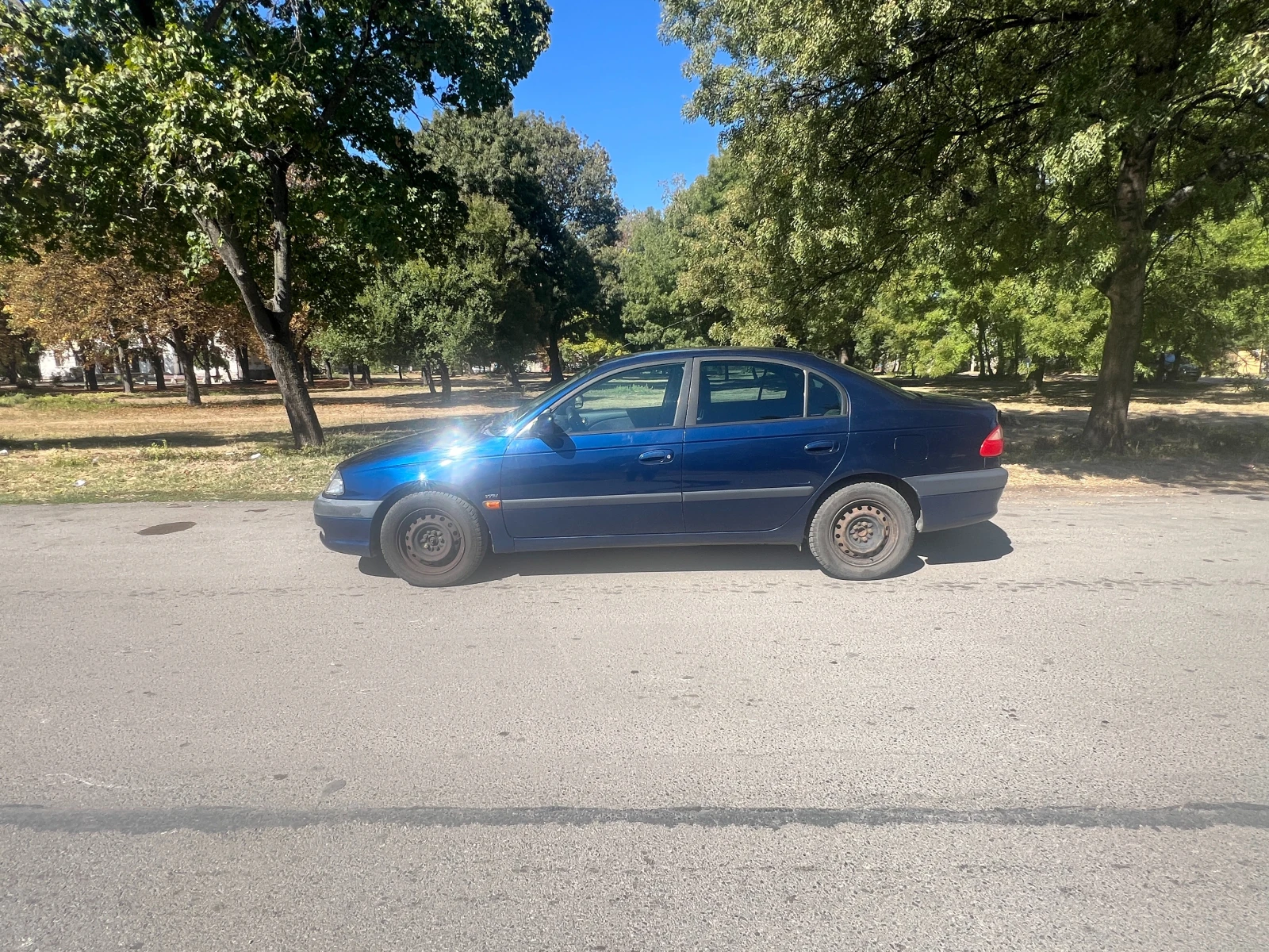 Toyota Avensis  - изображение 8