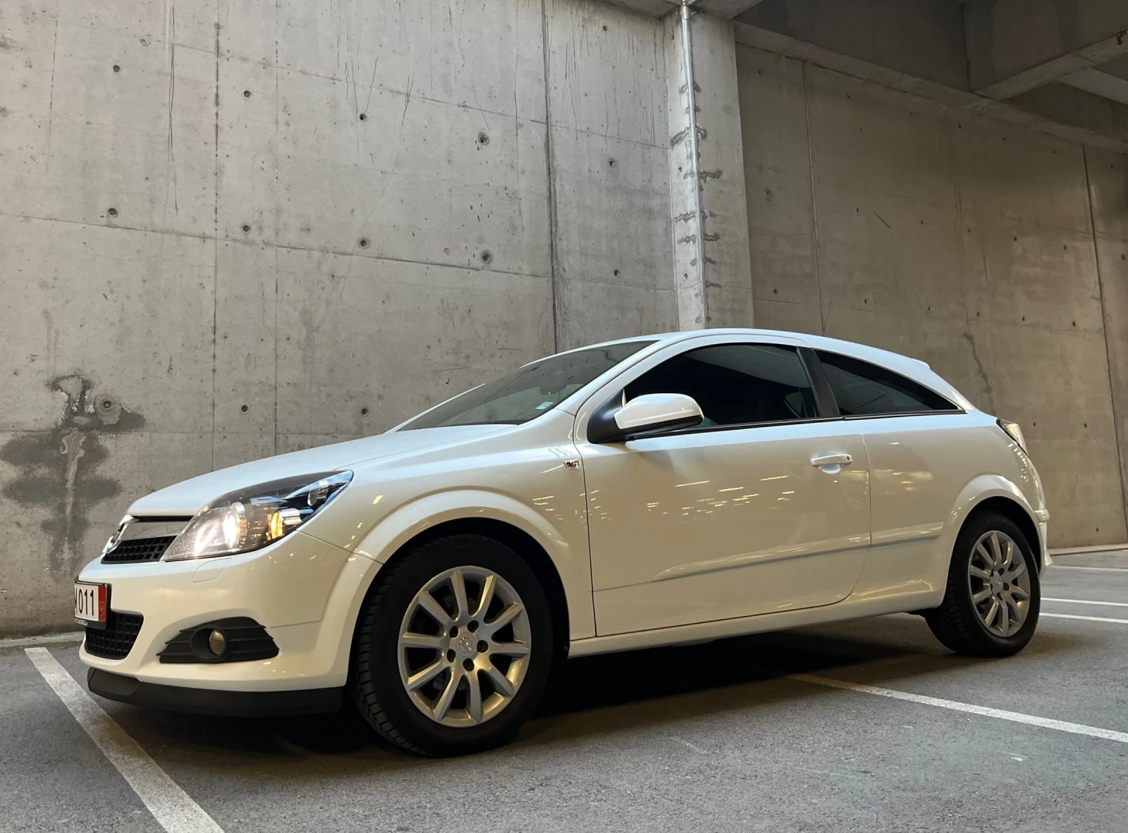 Opel Astra 1.8 GTC - изображение 6