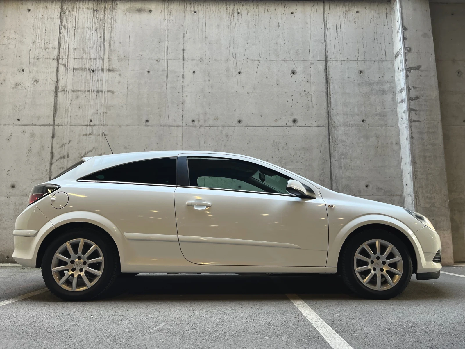 Opel Astra 1.8 GTC - изображение 3