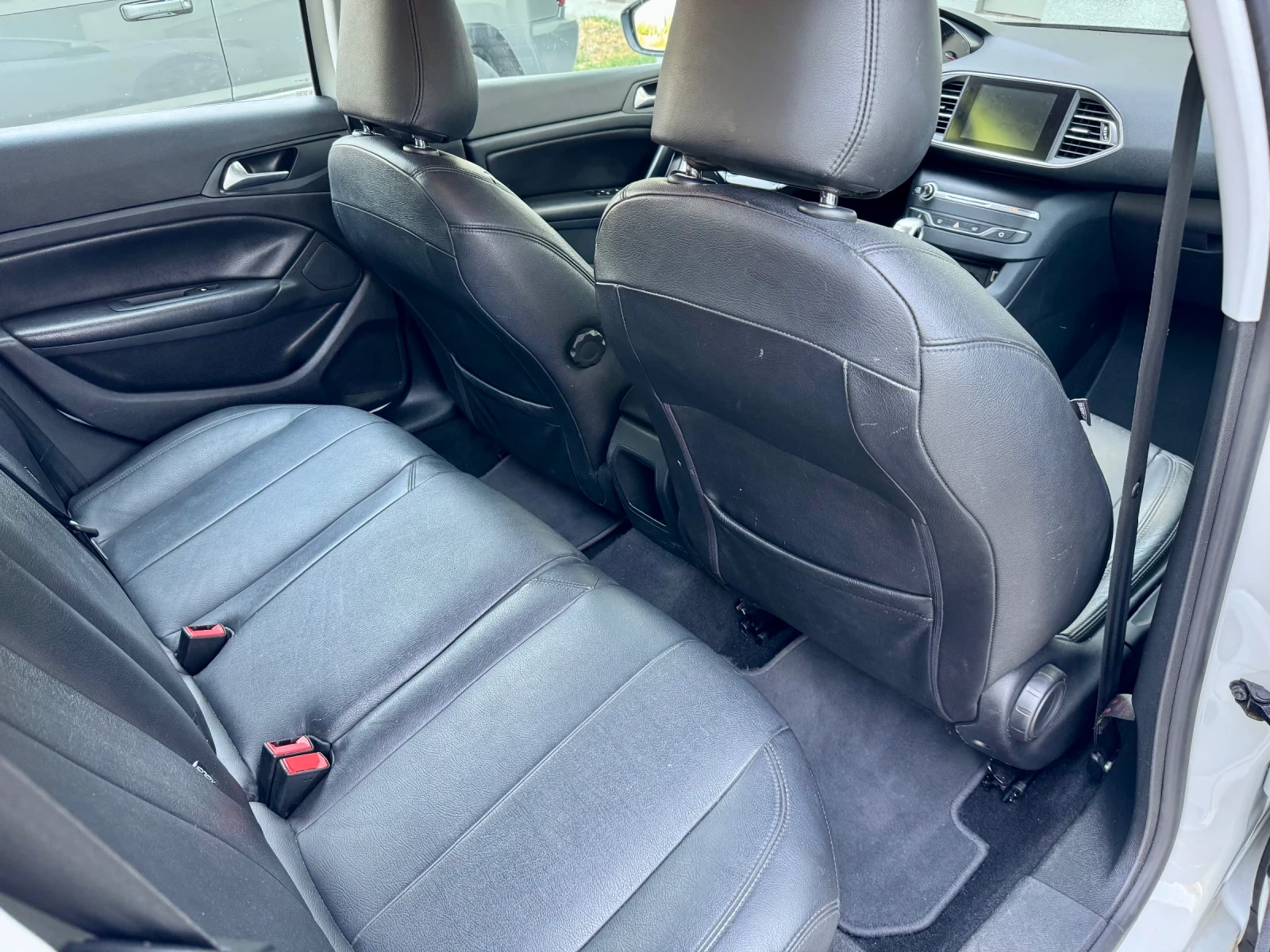 Peugeot 308 1.6 BlueHDI   |   |   | Mobile.bg   12