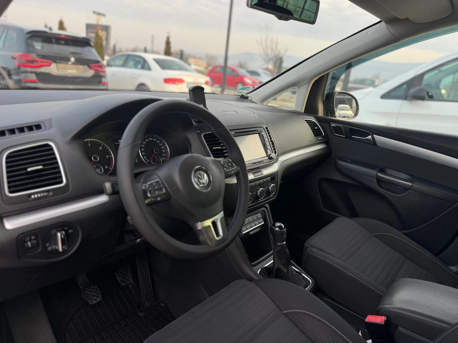 VW Sharan 2.0TDI 6+ 1 CUB, снимка 7 - Автомобили и джипове - 53712252