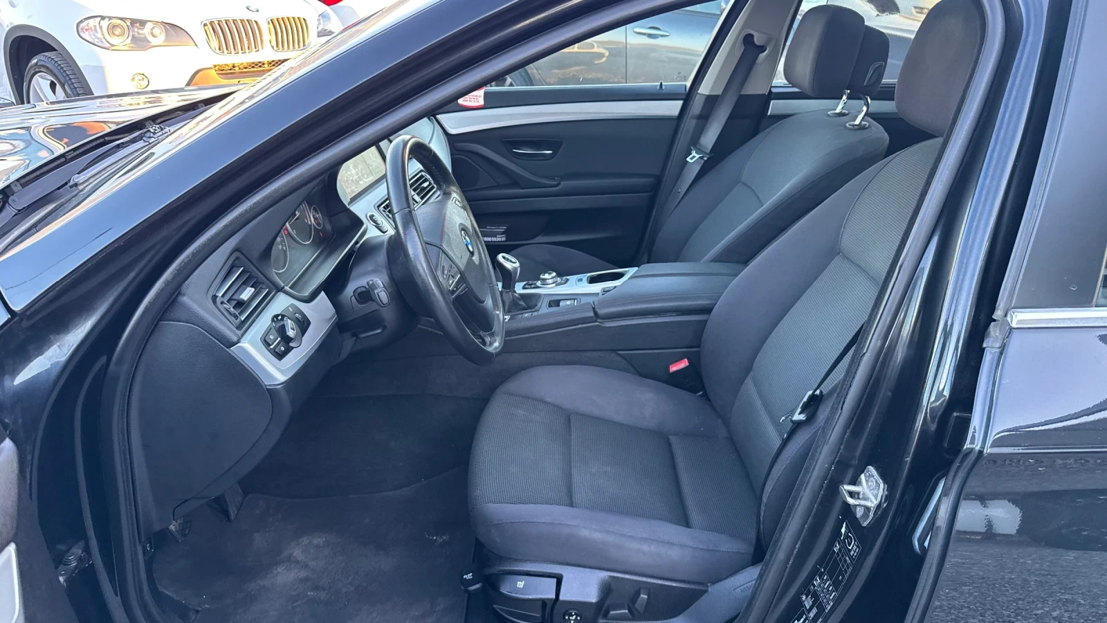 BMW 520, снимка 9 - Автомобили и джипове - 53846935