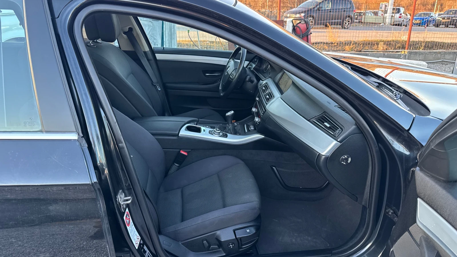 BMW 520, снимка 13 - Автомобили и джипове - 53846935