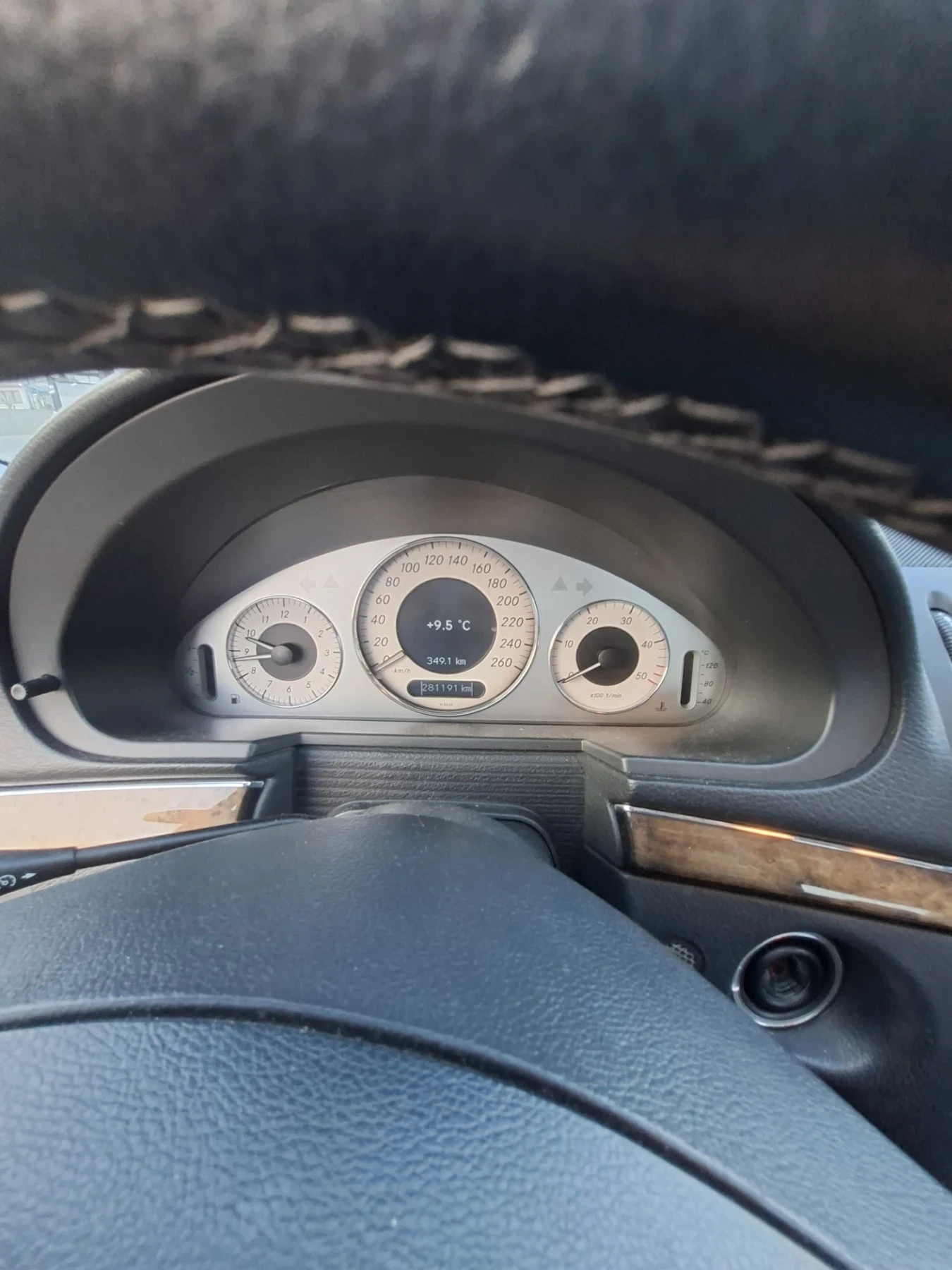 Mercedes-Benz E 320 Cdi, снимка 8 - Автомобили и джипове - 53906342