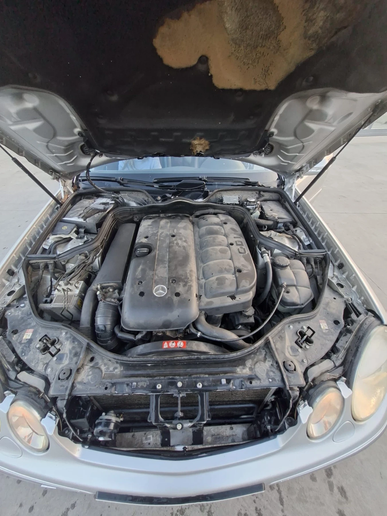 Mercedes-Benz E 320 Cdi, снимка 10 - Автомобили и джипове - 53906342