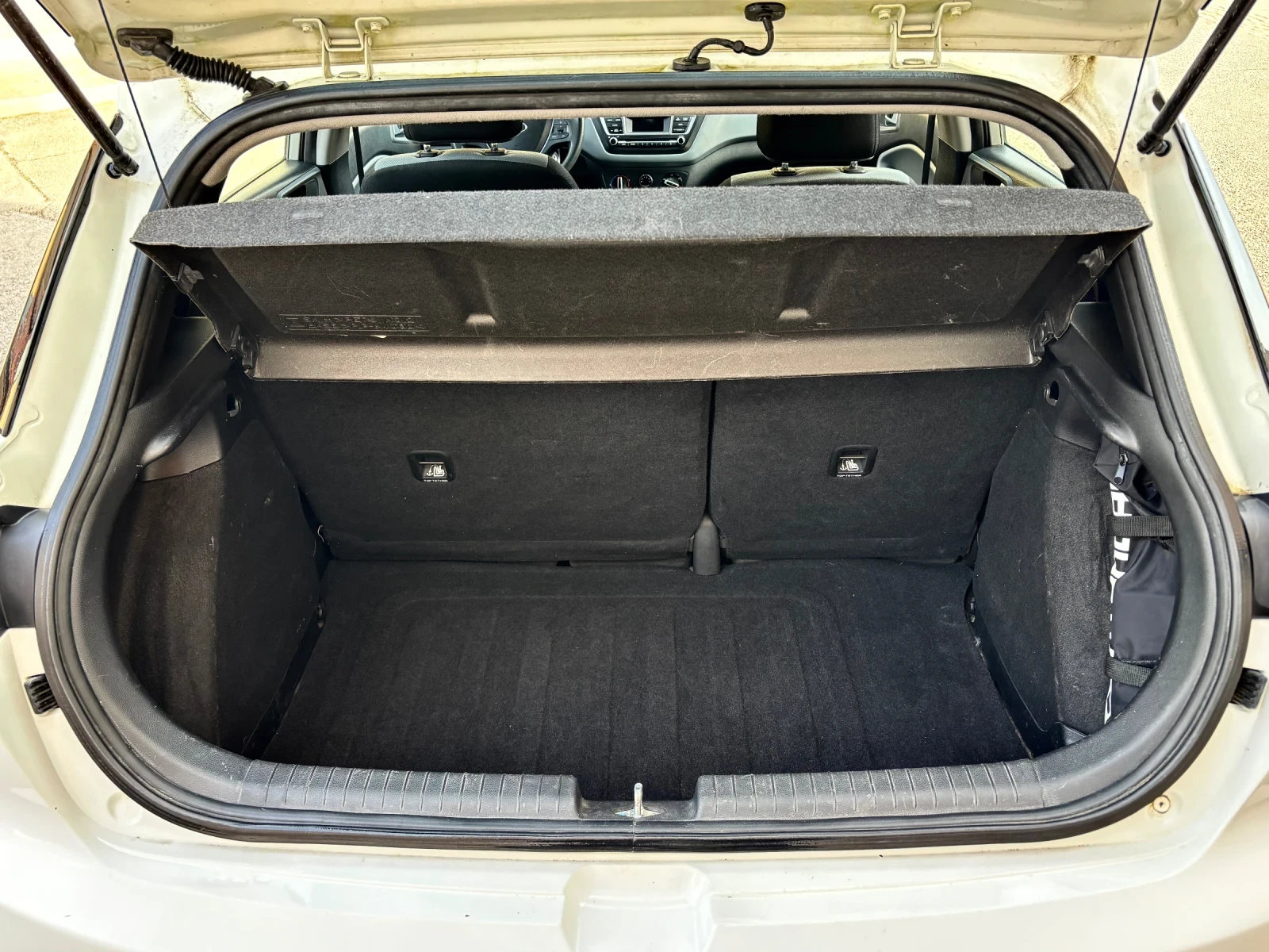 Hyundai I20 1.2 , снимка 8 - Автомобили и джипове - 53982251