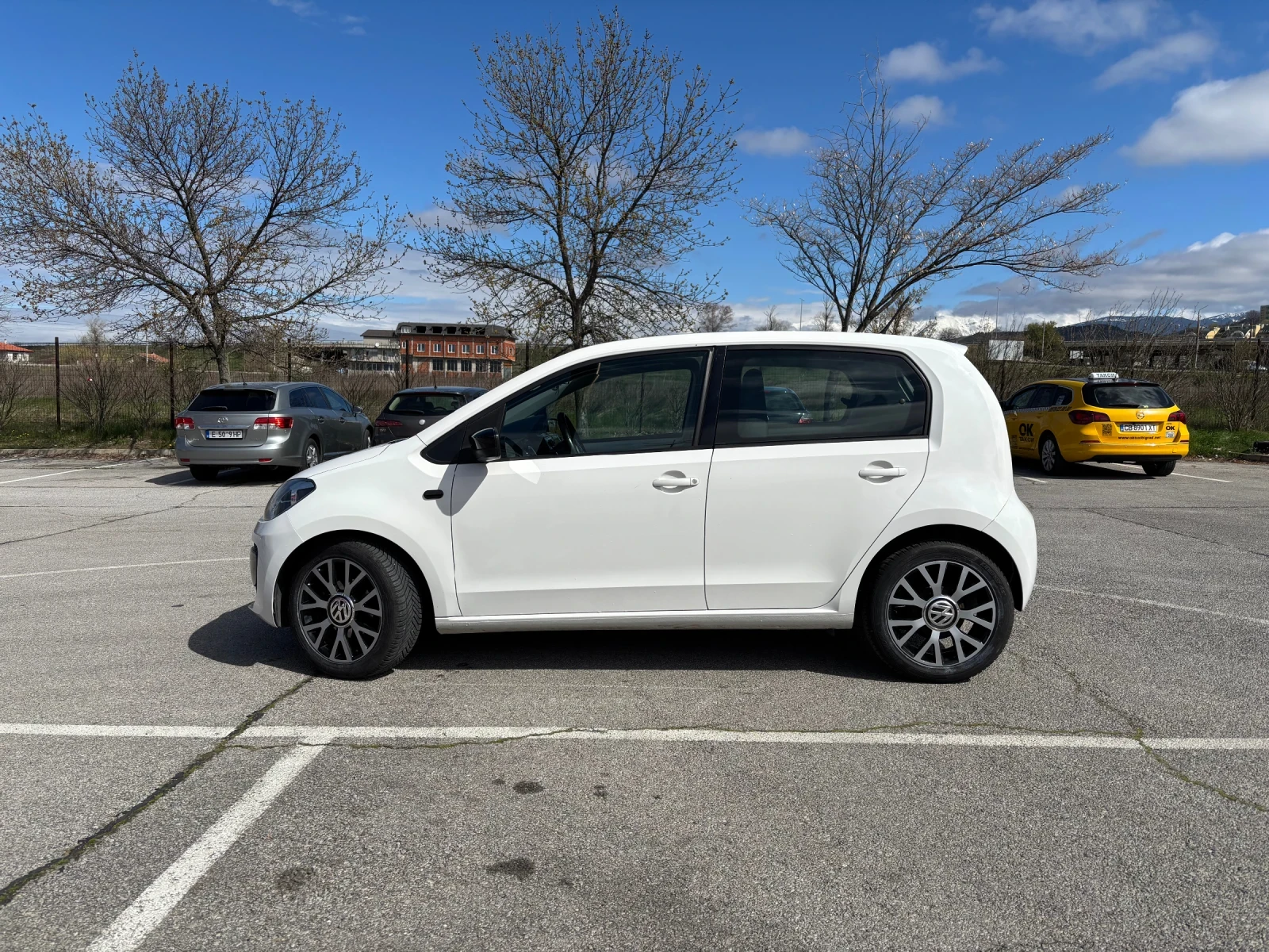 VW Up EcoUP!, снимка 4 - Автомобили и джипове - 54030544