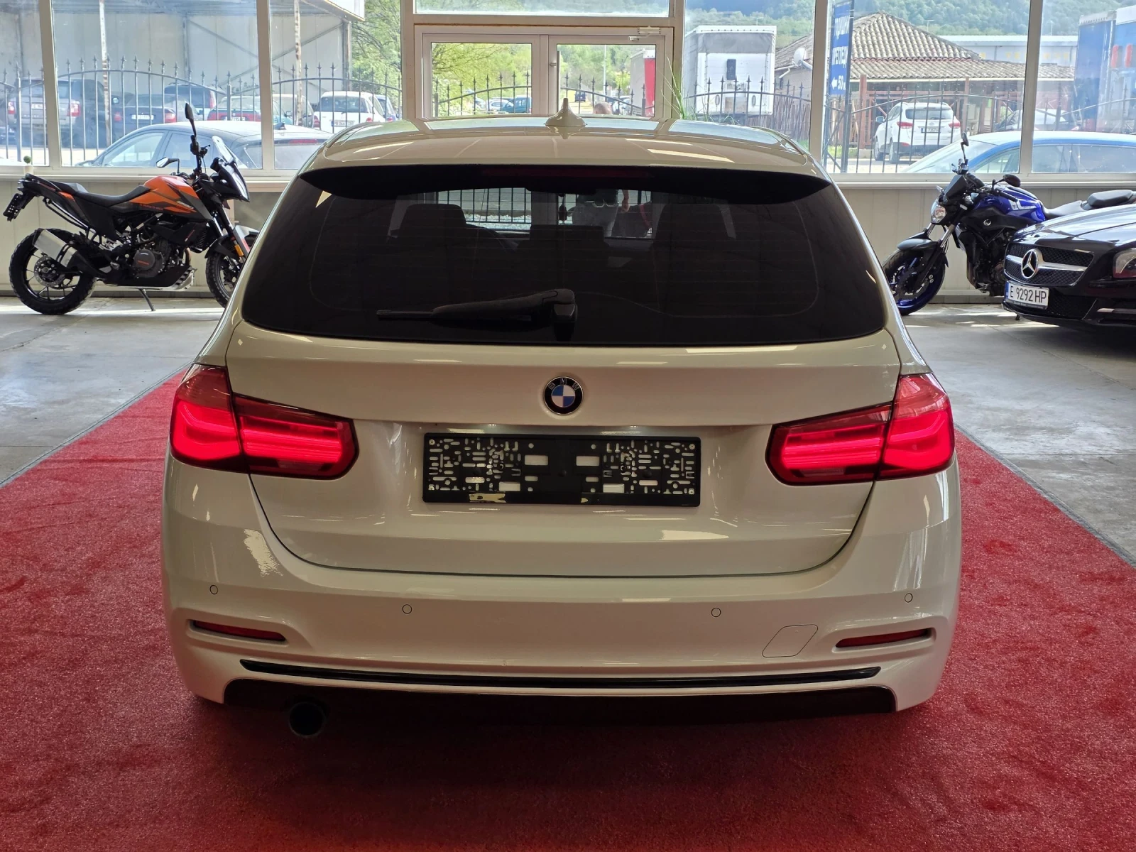 BMW 320 d | Automatic | Full LED | Обслужен , снимка 5 - Автомобили и джипове - 54273268