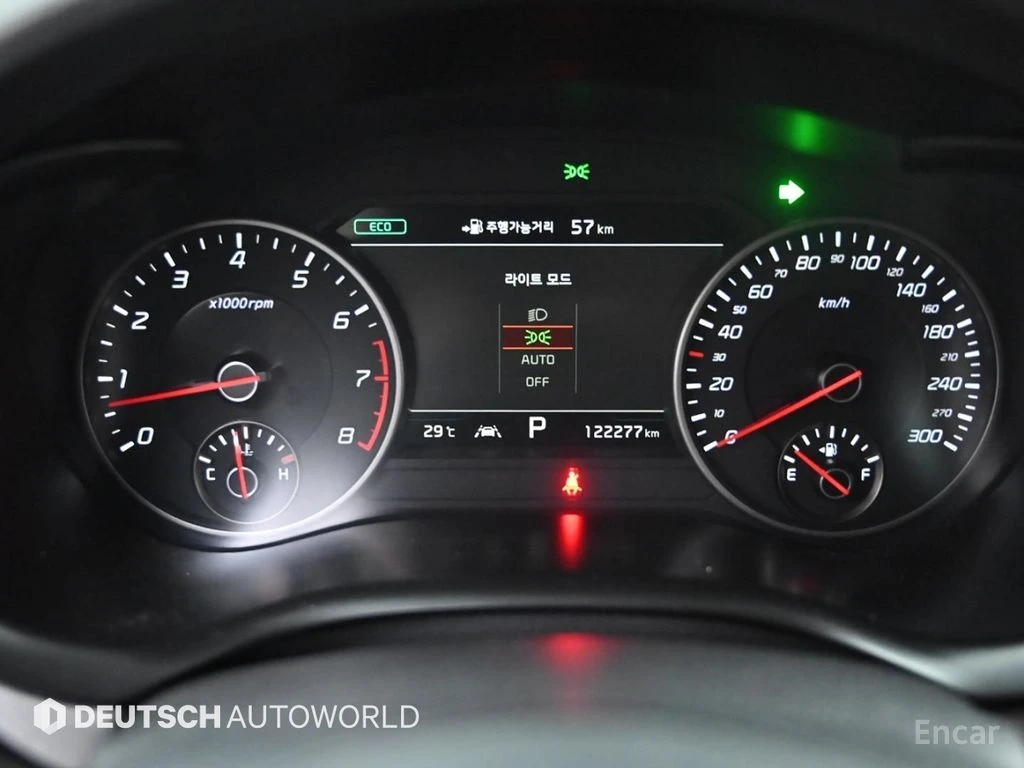Kia Stinger GT* TURBO* AWD* ХЕДЪП* ОБДУХВАНЕ* 360КАМЕРА* LANE*, снимка 12 - Автомобили и джипове - 54456044