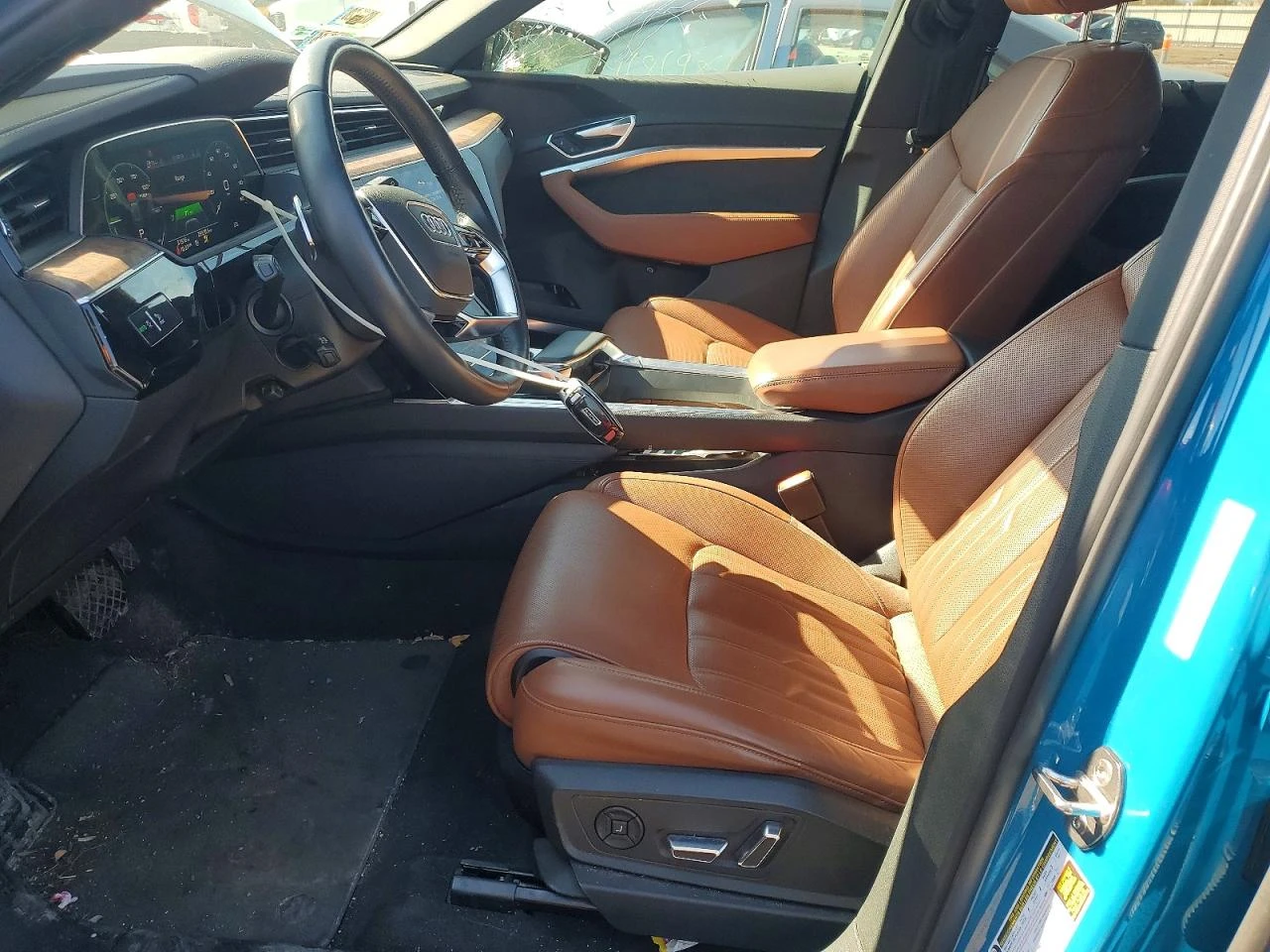 Audi E-Tron Prestige, снимка 7 - Автомобили и джипове - 54513229