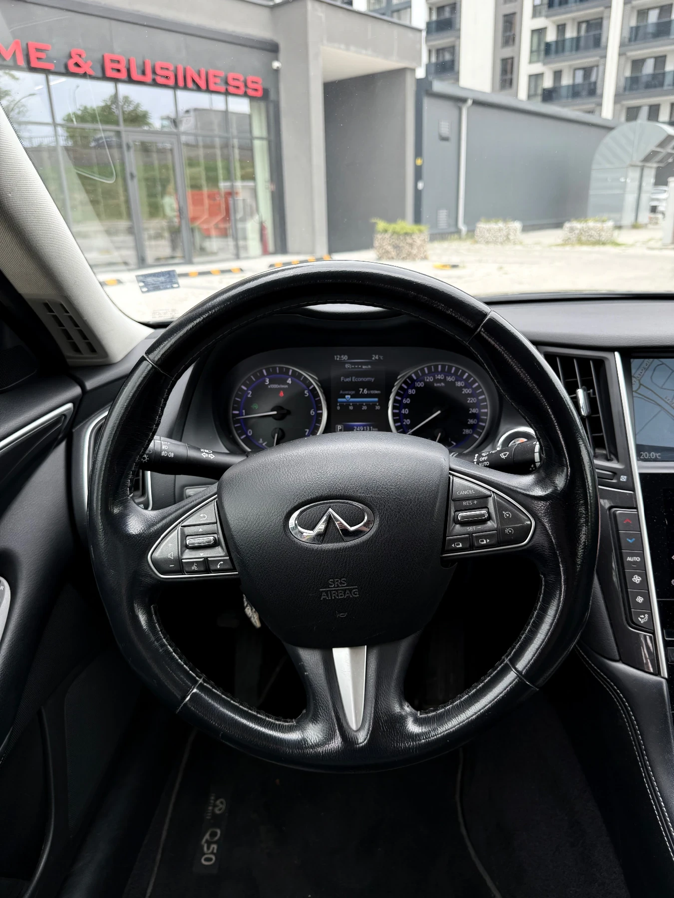 Infiniti Q50 2.2 diesel, снимка 13 - Автомобили и джипове - 54636614