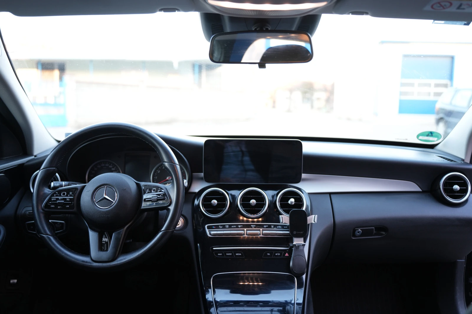 Mercedes-Benz C 300 e, снимка 7 - Автомобили и джипове - 54802130