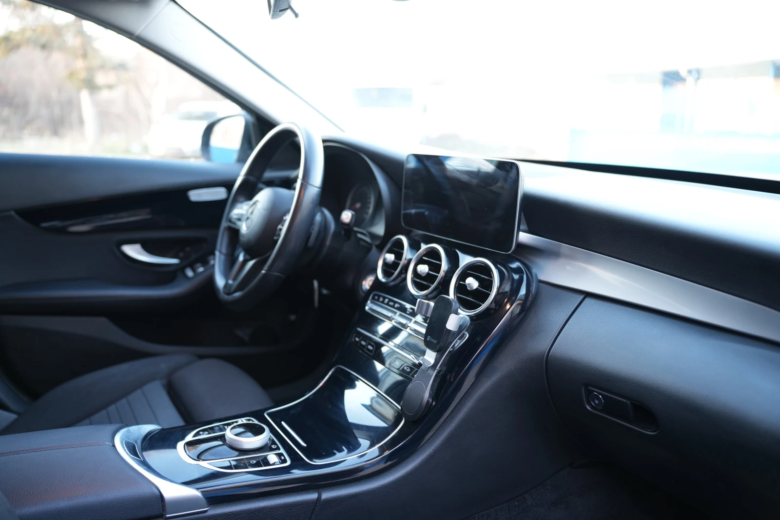 Mercedes-Benz C 300 e, снимка 8 - Автомобили и джипове - 54802130