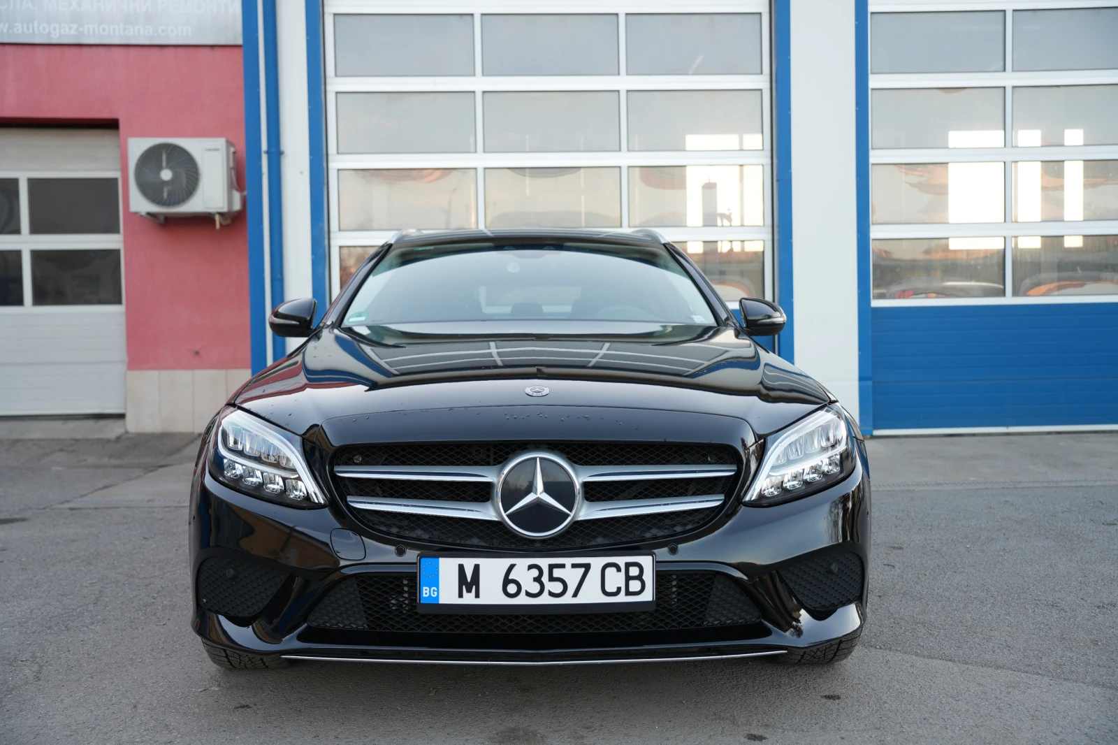 Mercedes-Benz C 300 e, снимка 11 - Автомобили и джипове - 54802130
