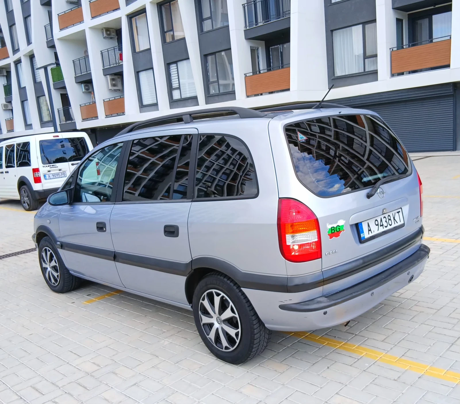 Opel Zafira 1.8LPG, снимка 3 - Автомобили и джипове - 55200483