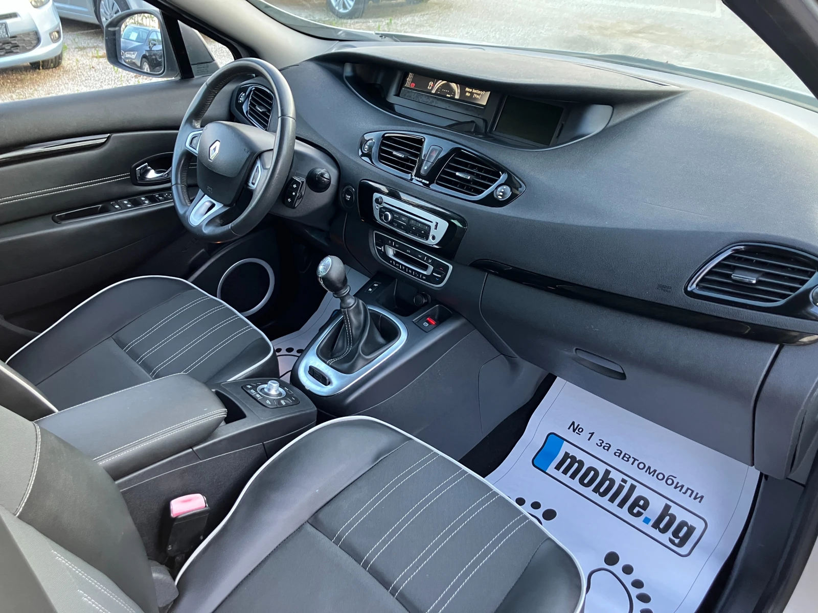 Renault Scenic 1.5 DCI, снимка 15 - Автомобили и джипове - 55406976