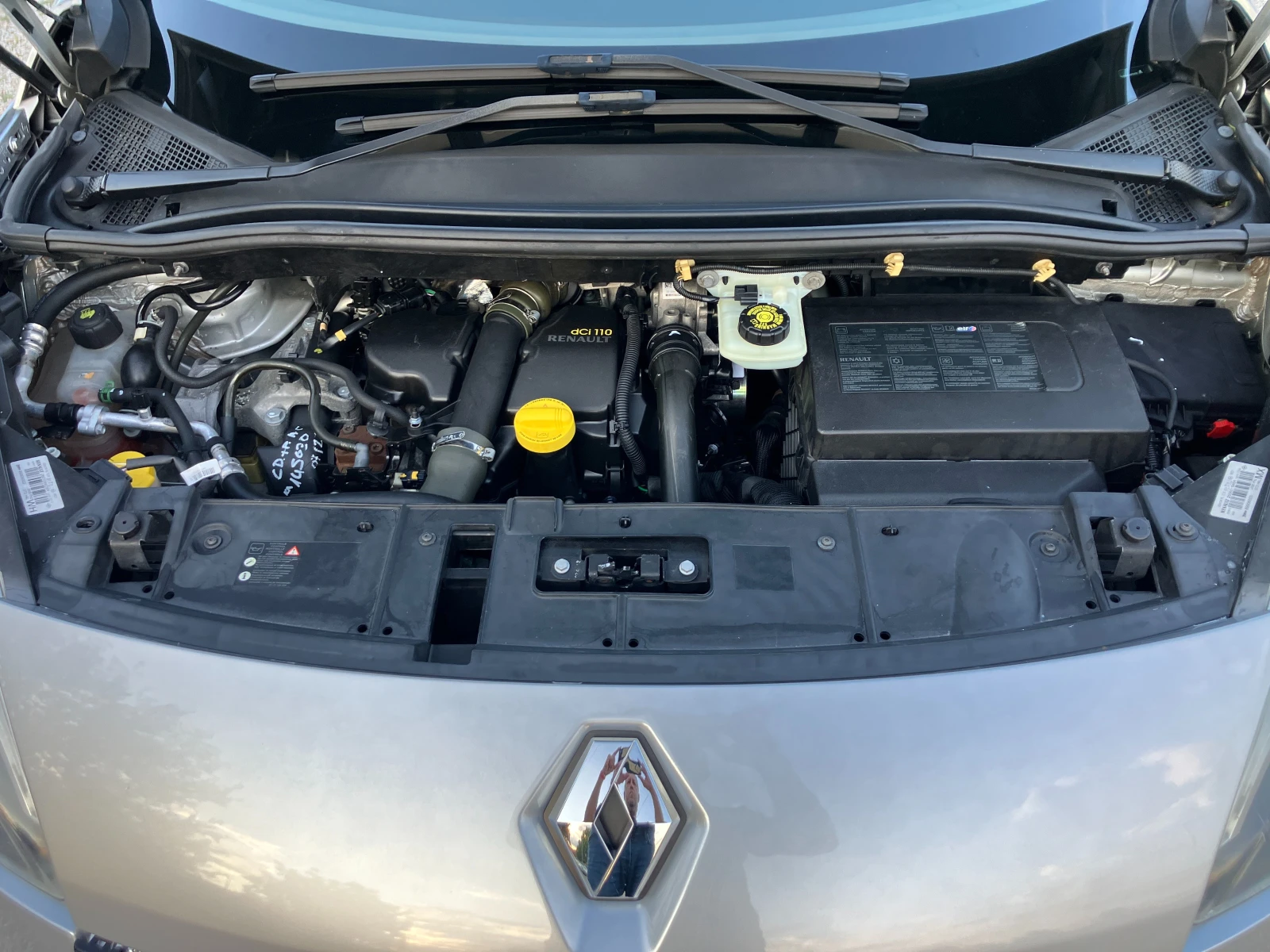 Renault Scenic 1.5 DCI, снимка 17 - Автомобили и джипове - 55406976