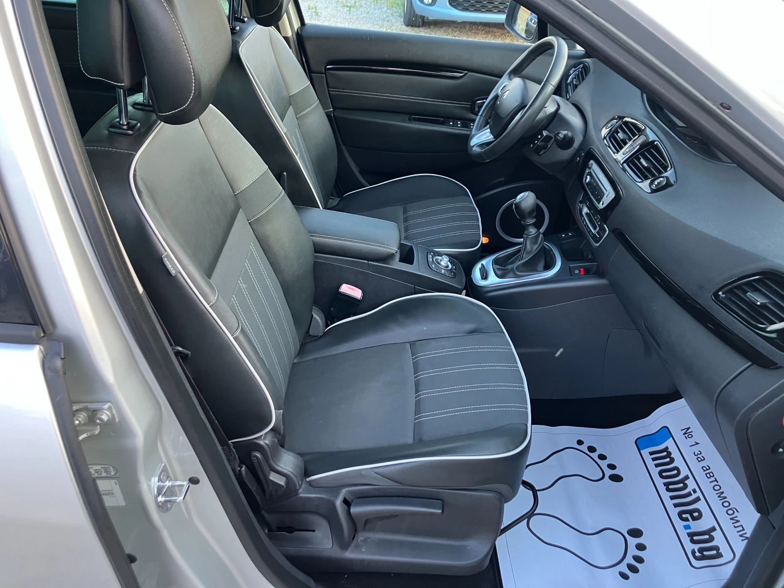 Renault Scenic 1.5 DCI, снимка 14 - Автомобили и джипове - 55406976