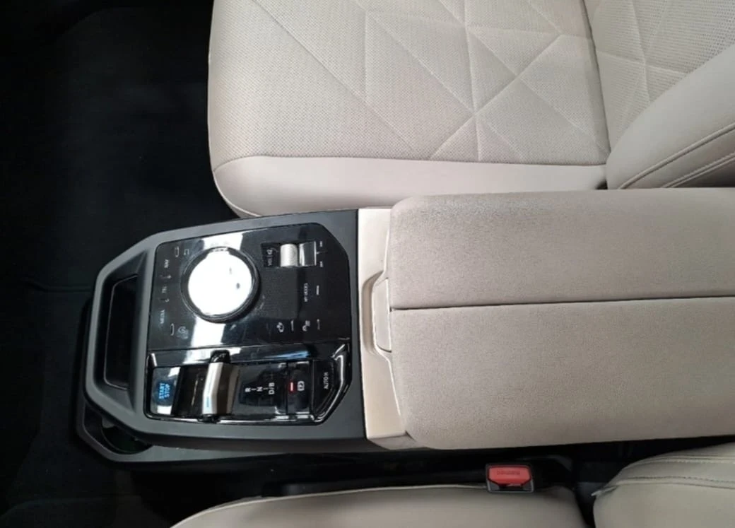 BMW iX xDrive 40, снимка 9 - Автомобили и джипове - 55537010