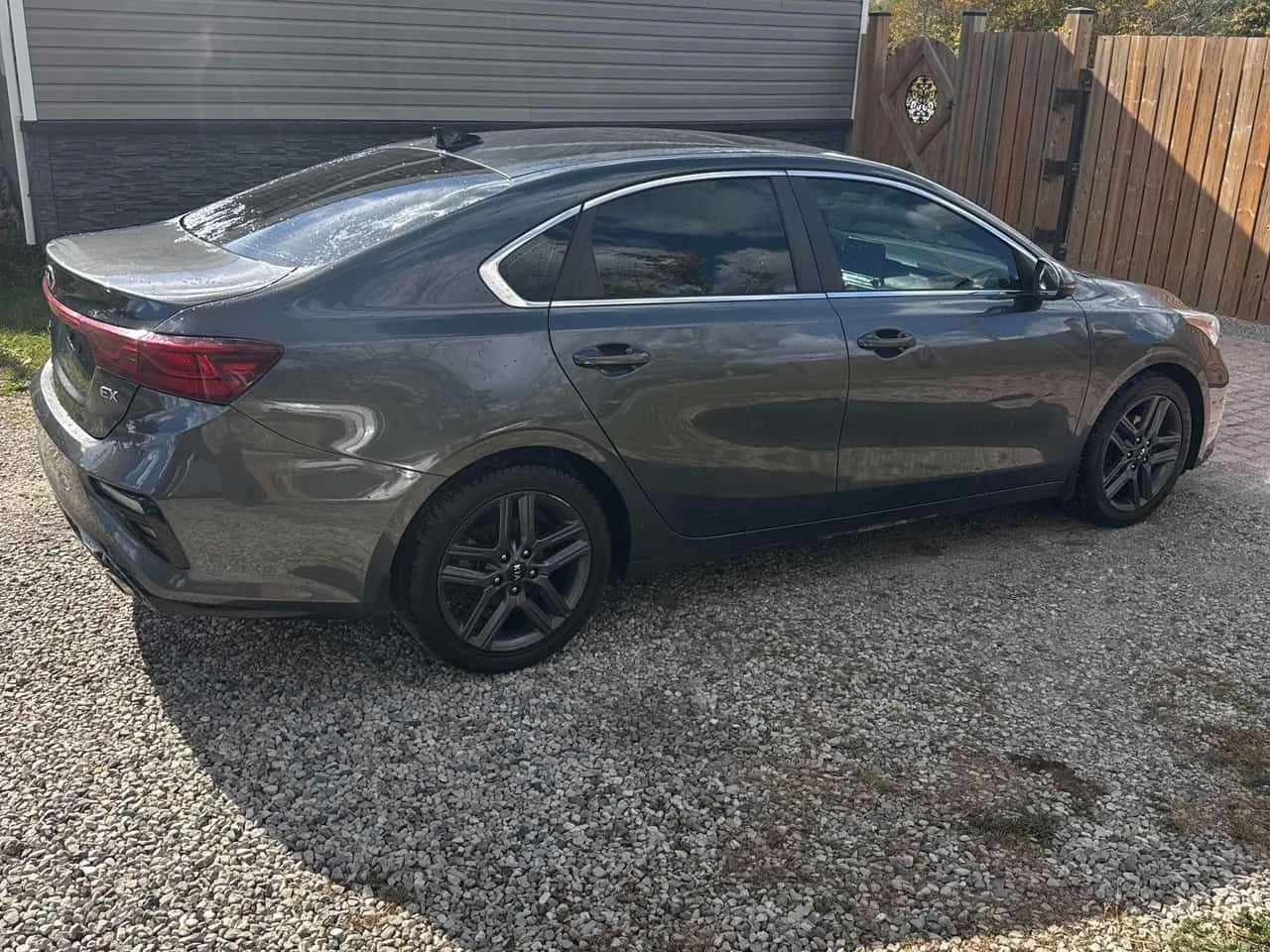 Kia Forte * IVT * CARFAX * ���� �� �� | Mobile.bg � ����������� 3