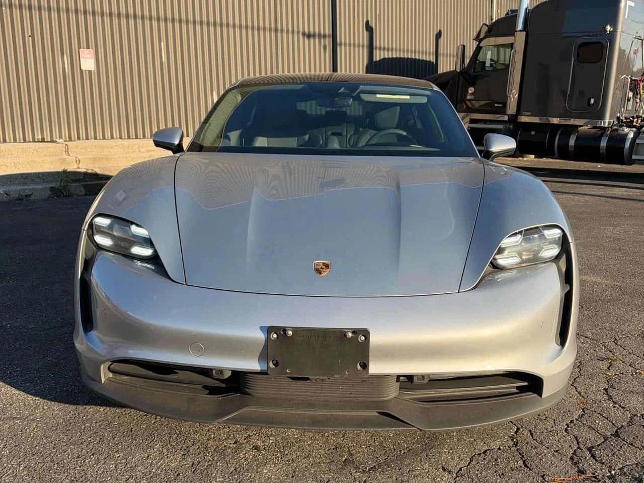 Porsche Taycan, снимка 6 - Автомобили и джипове - 56688516
