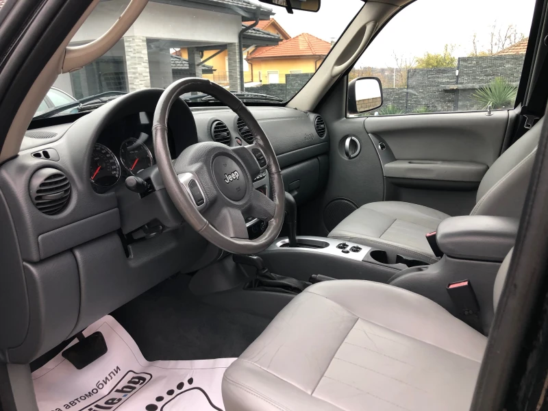 Jeep Cherokee 3.7 LIMITED ШВЕЙЦАРИЯ, снимка 13 - Автомобили и джипове - 52481978