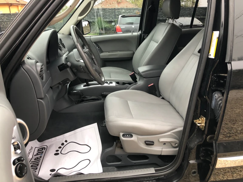 Jeep Cherokee 3.7 LIMITED ШВЕЙЦАРИЯ, снимка 14 - Автомобили и джипове - 52481978