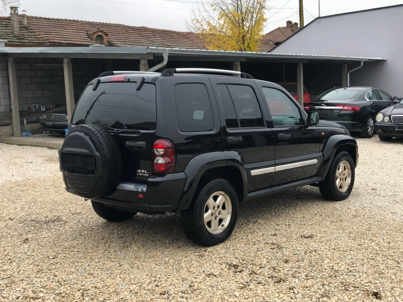 Jeep Cherokee 3.7 LIMITED ШВЕЙЦАРИЯ, снимка 9 - Автомобили и джипове - 52481978