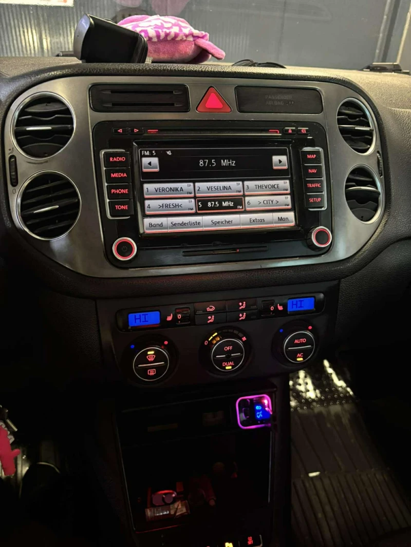 VW Tiguan, снимка 6 - Автомобили и джипове - 52653710