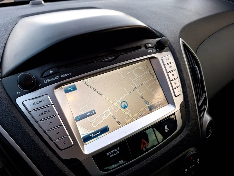 Hyundai IX35 1.6 Газ-бензин-нави-кожа-камера., снимка 13 - Автомобили и джипове - 53127016
