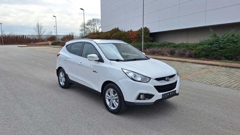 Hyundai IX35 1.6 Газ-бензин-нави-кожа-камера., снимка 2 - Автомобили и джипове - 53127016