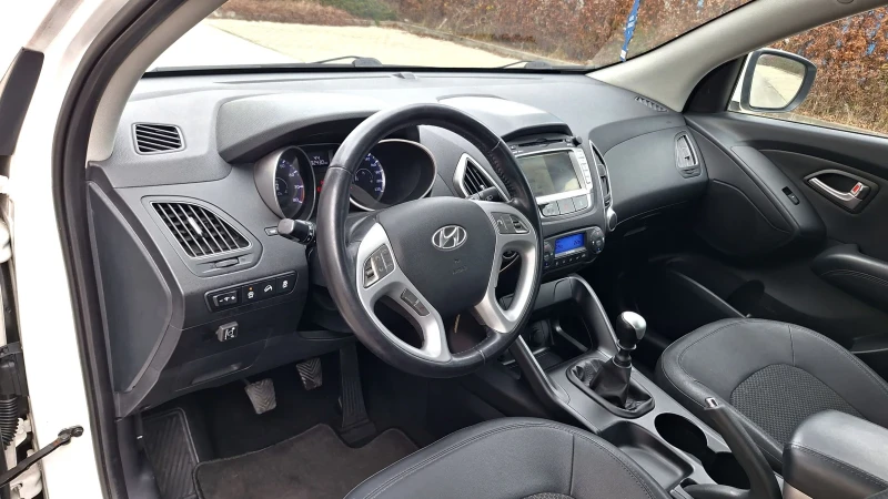Hyundai IX35 1.6 Газ-бензин-нави-кожа-камера., снимка 8 - Автомобили и джипове - 53127016