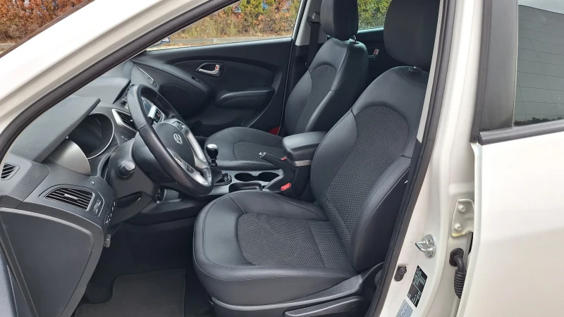 Hyundai IX35 1.6 Газ-бензин-нави-кожа-камера., снимка 9 - Автомобили и джипове - 53127016