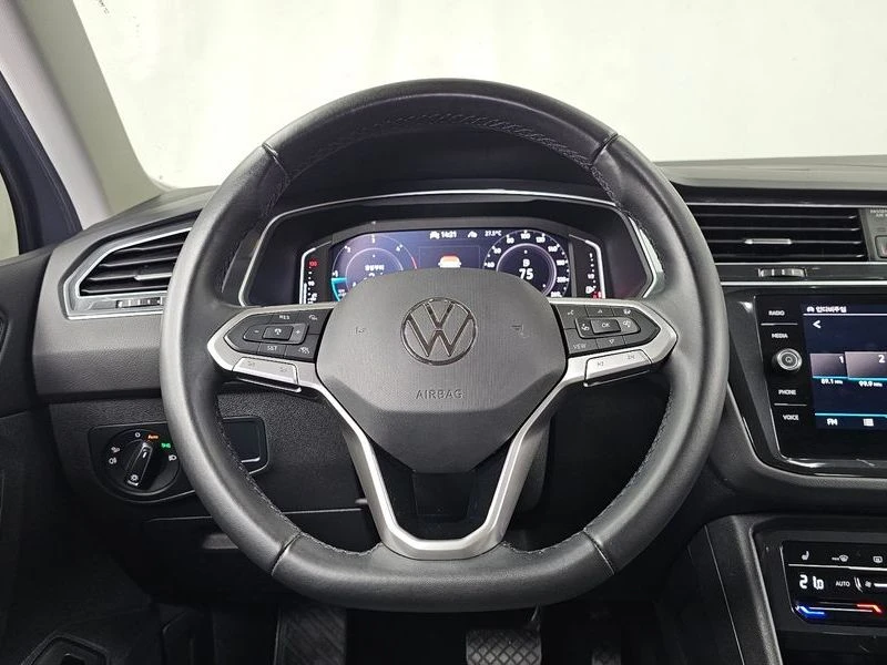 VW Tiguan 2.0 TDI Premium| 150к.с.| ВКЛ.ТЕХНОТЕСТ, снимка 13 - Автомобили и джипове - 55612681