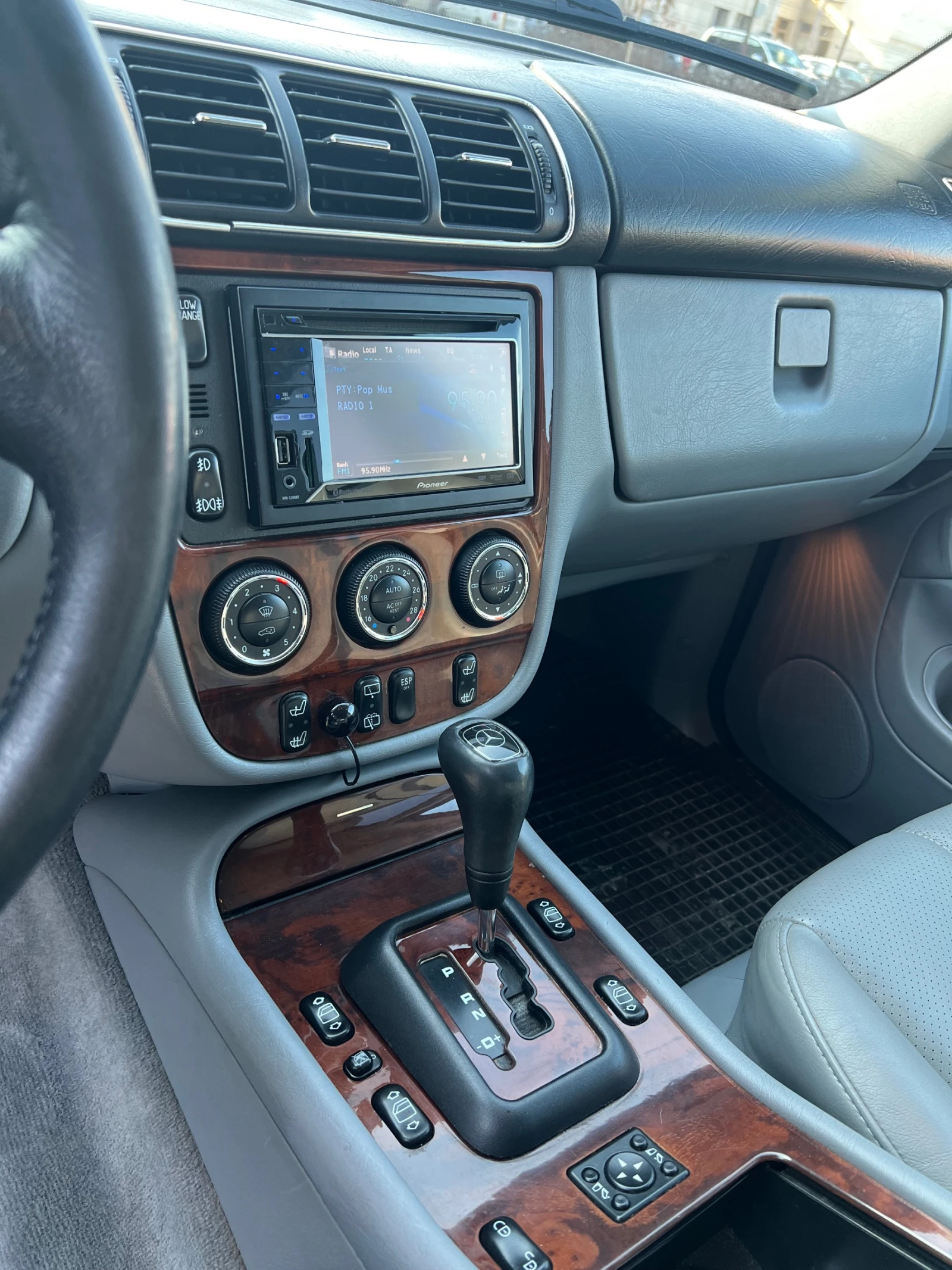 Mercedes-Benz ML 270  - изображение 8