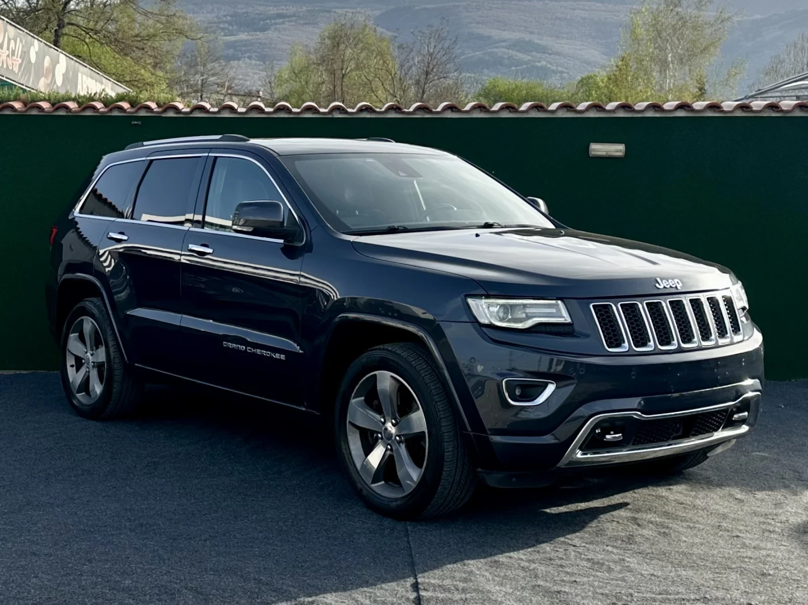 Jeep Grand cherokee Overland* Обдухване* Панорама* KeyLess* ЛИЗИ - изображение 3