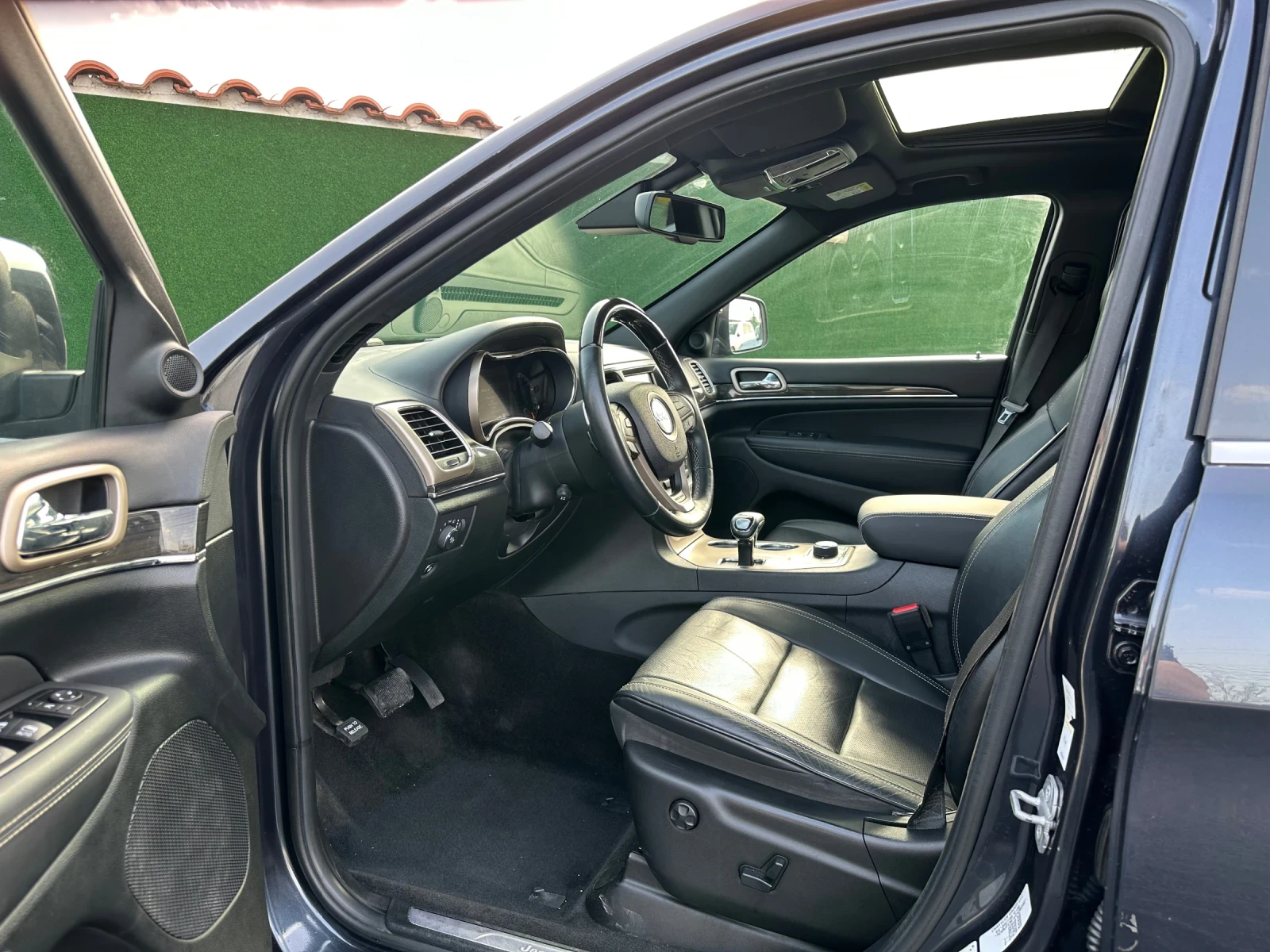 Jeep Grand cherokee Overland* Обдухване* Панорама* KeyLess* ЛИЗИ - изображение 7