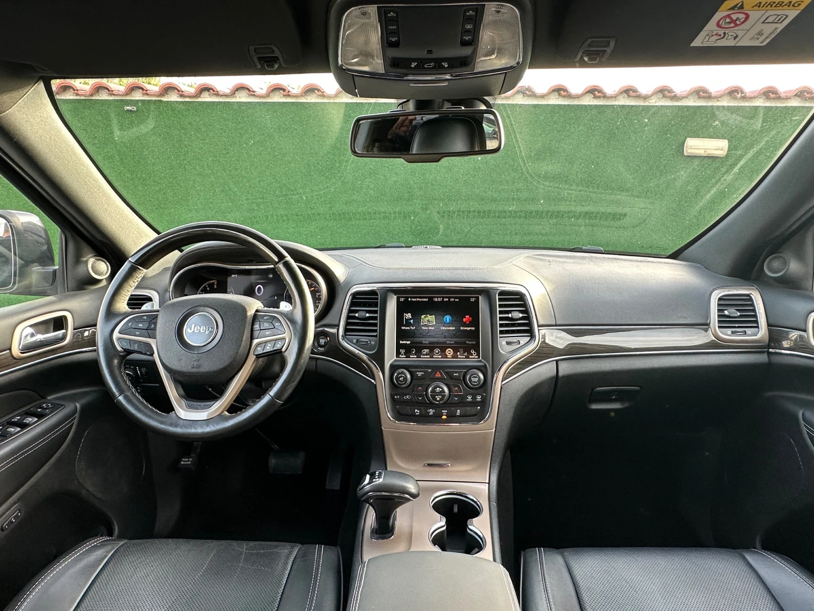 Jeep Grand cherokee Overland* Обдухване* Панорама* KeyLess* ЛИЗИ - изображение 9