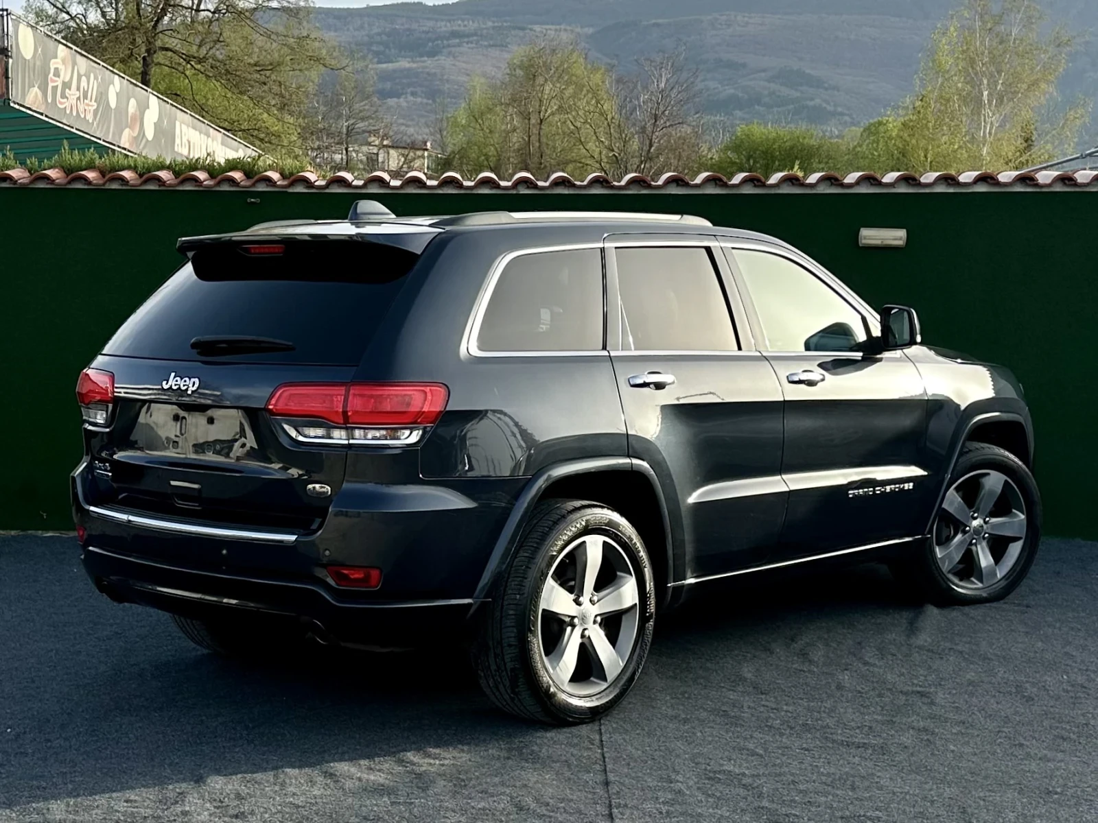 Jeep Grand cherokee Overland* Обдухване* Панорама* KeyLess* ЛИЗИ - изображение 4